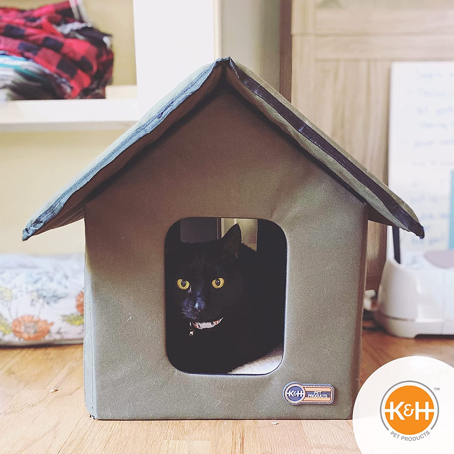 Cozy Olive Outdoor Cat House - Weatherproof Insulated Shelter for Feral Cats with 2 Doors & Removable Waterproof Floor Pad